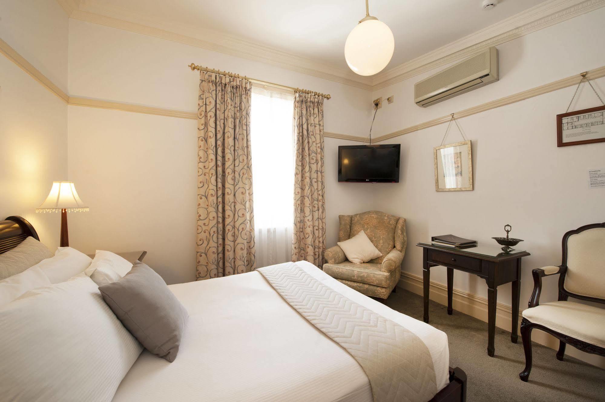 Cobb & Co Court Boutique Hotel 머지 외부 사진