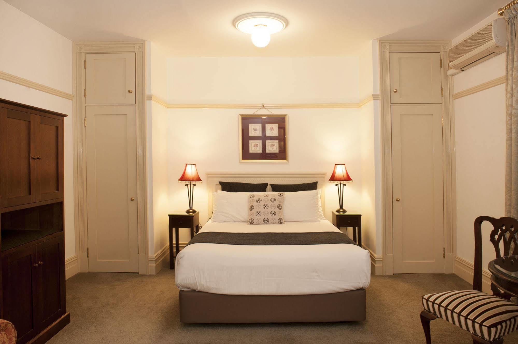 Cobb & Co Court Boutique Hotel 머지 외부 사진