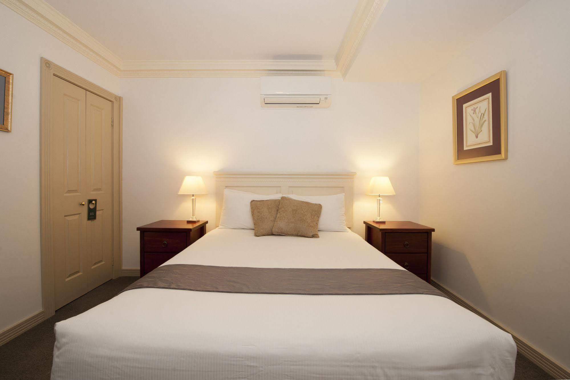 Cobb & Co Court Boutique Hotel 머지 외부 사진